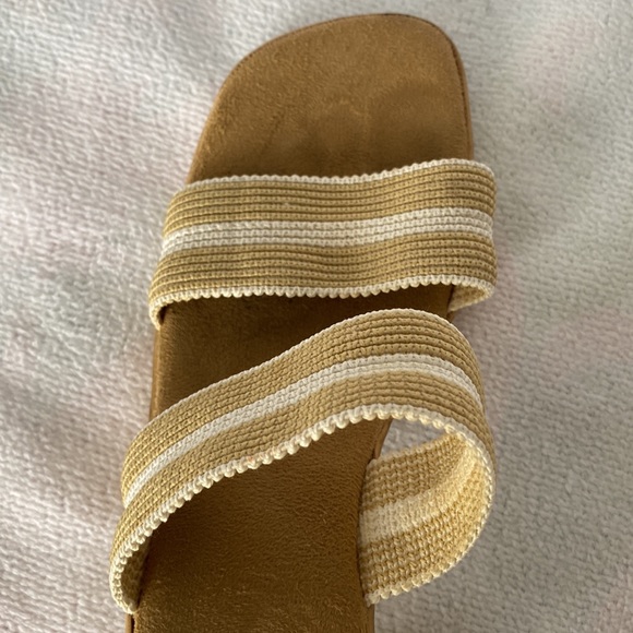Square Toe, Block Heel, Elastic Strap Slide Sandal - Picture 5 of 15